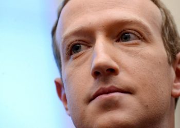 Fuerte desplome de las acciones de Facebook tras el apagón informático: se hundieron hasta 6%