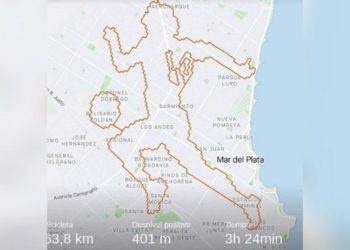 Hizo 63 kilómetros en bicicleta con la imagen de Maradona