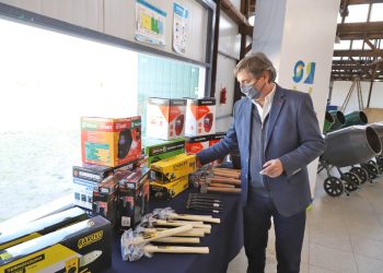 El Municipio entregó máquinas y herramientas para fortalecer emprendimientos productivos