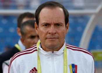 Ordenan la detención del ex entrenador de la Selección femenina de fútbol de Venezuela acusado de abuso sexual
