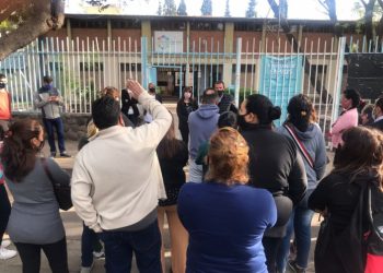 Padres de la escuela Falcitelli pidieron justicia por la nena que habría sido abusada por un celador
