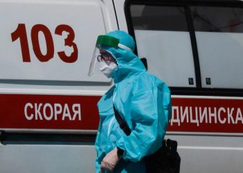 Por récord de muertes diarias por covid, Moscú ordenó 11 días de vacaciones y nuevos cierres