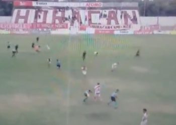Tiroteo y locura entre barras en la cancha de Huracán Las Heras: balearon al DT rival
