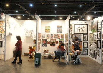 Dos sanrafaelinas presentes en una feria de arte que se desarrolla en La Rural