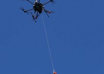 Drones para el transporte de desfibriladores: un estudio con casos reales comprobó su efectividad en casos de emergencia