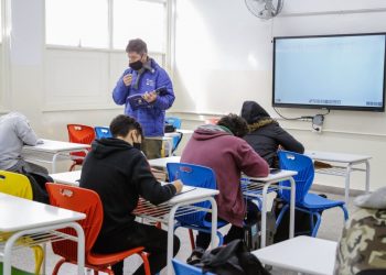 Solo el 32% de las personas de bajos recursos terminó la secundaria