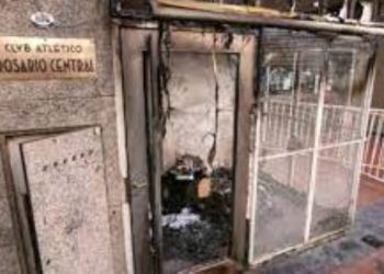 Rosario: incendiaron una sede de Central y un custodio resultó herido