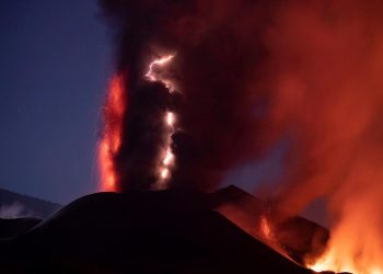 Alerta en España: el volcán de La Palma vuelve a rugir