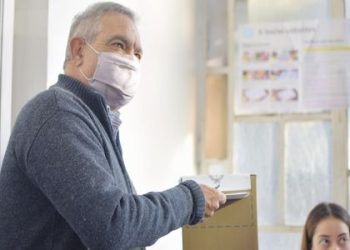 Carlos Iannizzotto fue el primer candidato en votar