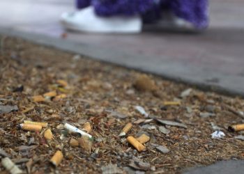 Colillas de cigarrillos, grandes contaminantes que se han convertido en un problema para Mendoza