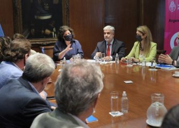 Congelan el precio de medicamentos