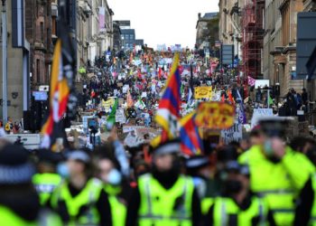 Cop26: miles de jóvenes toman Glasgow para exigir justicia climática y racial