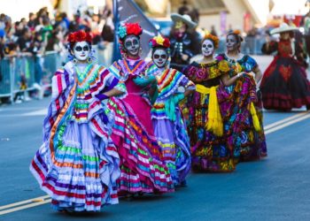Día de los Muertos: miles de personas disfrutaron de un impresionante desfile en México