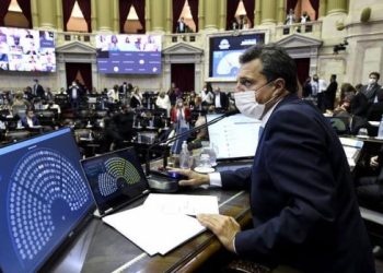 El oficialismo apunta a extender las sesiones ordinarias en el Congreso