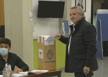 El presidente Alberto Fernández votó en la sede de la UCA de Puerto Madero