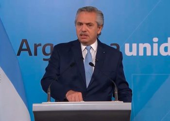 En un mensaje grabado, el Presidente adelantó que en diciembre enviará al Congreso su plan para acordar con el FMI