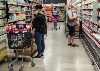 Inflación imparable: estiman que la de octubre volverá a estar por encima del 3%
