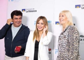 La cantante Karina envuelta en una polémica por participar de un festival organizado por la Municipalidad de La Matanza