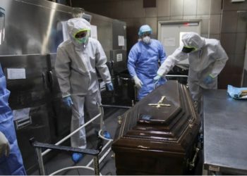 La pandemia de COVID-19 superó las cinco millones de muertes en todo el mundo