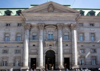 Los bancarios celebrarán su día recibiendo un bono extra de alrededor 100.000 pesos