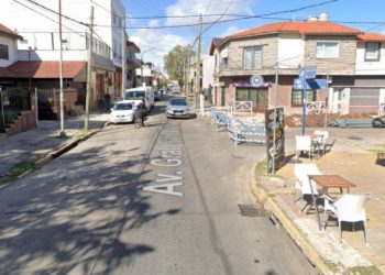 Macabro parricidio: mató a su papá a puñaladas y creen que convivió varios días con el cadáver