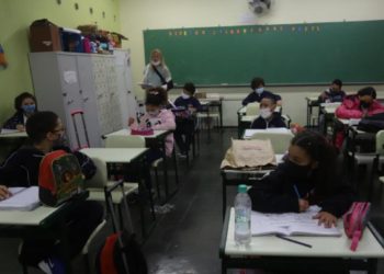 Mientras crece el temor por una nueva ola, el coronavirus empieza a ceder en Brasil y Paraguay