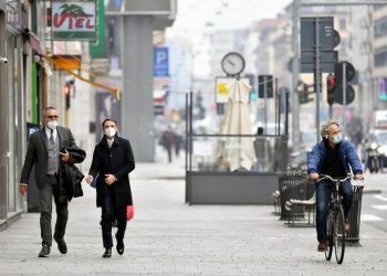 Preocupación en Italia: con protestas de antivacunas, crecen los casos y se busca acelerar con la tercera dosis