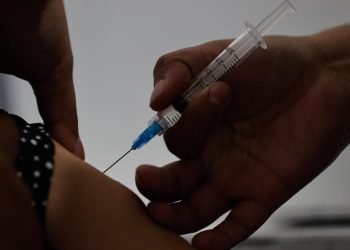 Refuerzo: Salud dará una tercera dosis a personas con VIH