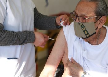 Tercera dosis de refuerzo: arranca la inscripción para mayores de 70 años