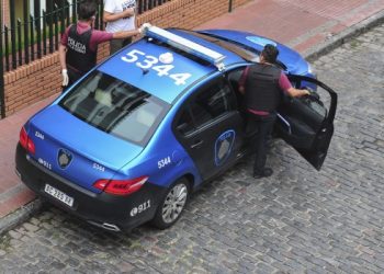 Tres detenidos, uno de ellos con una balazo en la cabeza, tras tirotearse con policías en Buenos Aires