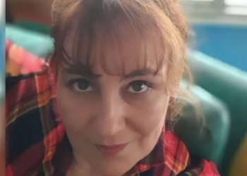 Una docente murió tras ser apuñalada en pleno centro de Comodoro Rivadavia: el asesino amenazó con suicidarse cuando la policía fue a detenerlo