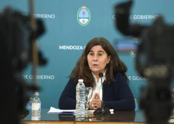 Variante Ómicron y no vacunados: Mendoza busca sumarse al pase sanitario