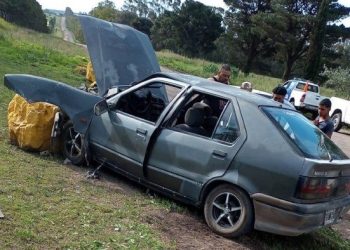 Mar del Plata: un auto manejado por una nena de 9 años chocó contra unas piedras