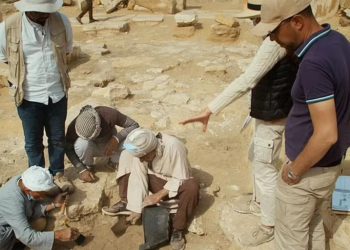 Espectacular hallazgo arqueológico en el desierto de Egipto: descubrieron uno de los seis templos solares faraónicos desaparecidos