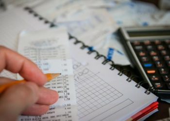 Quienes retiraron depósitos en dólares deberán pagar hasta 1,25% por Bienes Personales