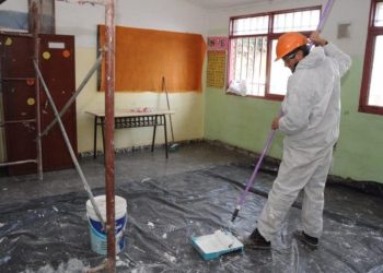 El Gobierno se comprometió a reparar más de 200 escuelas antes del inicio de las clases