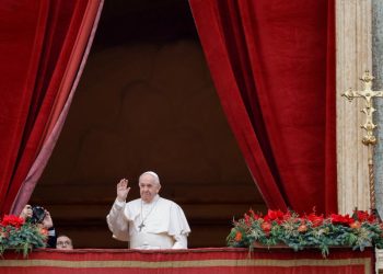 En la Misa de Navidad, el Papa Francisco pidió «paz y concordia» para el mundo y diálogo para resolver los conflictos