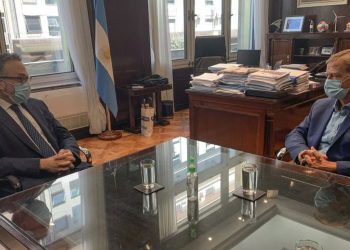 En medio de la tensión con la Casa Rosada, Rodolfo Suarez recibe a un ministro nacional