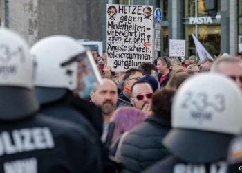 Escándalo en Alemania: grupos antivacuna amenazaron de muerte a políticos