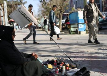 Las aulas clandestinas para las niñas afganas desafían las prohibiciones de los talibanes