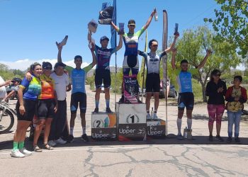 Victoria de Martín González en el inicio del campeonato sanrafaelino de ciclismo