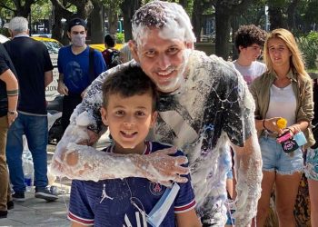 “Me decís que termine las cosas pero vos no terminaste la facultad”: la respuesta de mi hijo que me obligó a recibirme a los 45 años