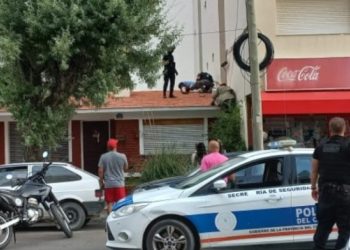 Tragedia en Puerto Madryn: murió un bebé de 1 año tras caer del balcón de un cuarto piso