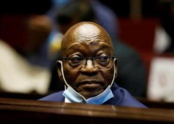 Un tribunal sudafricano ordena el retorno a prisión del expresidente Zuma