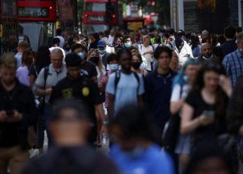 El Reino Unido y una revelación alarmante: especialistas afirman que variante Ómicron es «más transmisible»