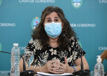 Ana María Nadal: «Si no aparece otra variante, el 2022 podría marcar el fin de la pandemia»