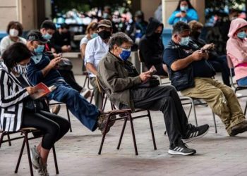 Chile inicia la aplicación de una segunda dosis de refuerzo ante el rebrote de contagios por Ómicron