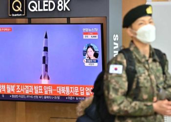 Corea del Norte anuncia una prueba de misil hipersónico supervisada por Kim Jong Un