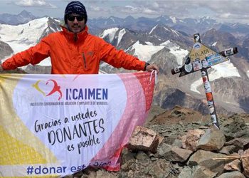 Es médico terapista del Central y escaló cerca de 6.000 metros por una noble causa
