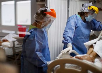 “Fui un b…, necesito ayuda”: la dramática súplica de un antivacunas arrepentido a un médico